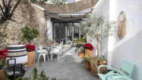 For sale town house in Estepona Town with 2 bedrooms