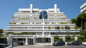 Buy apartment in Marbella Golden Mile