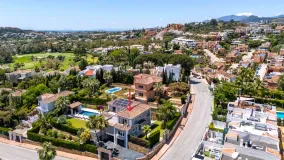 For sale villa with 6 bedrooms in Nueva Andalucia