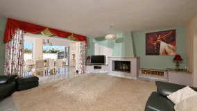 For sale villa in Calahonda with 3 bedrooms