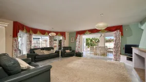 For sale villa in Calahonda with 3 bedrooms