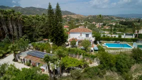 For sale villa with 6 bedrooms in Alhaurin de la Torre