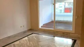 For sale 2 bedrooms apartment in Nueva Andalucia