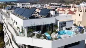 For sale penthouse in Estepona Town with 2 bedrooms