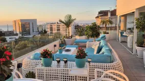 For sale penthouse in Estepona Town with 2 bedrooms