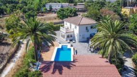 5 bedrooms villa for sale in Coin