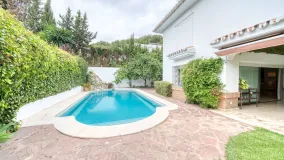 Villa for sale in Los Monteros