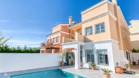 For sale villa with 4 bedrooms in New Golden Mile