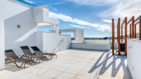 Penthouse with 2 bedrooms for sale in Estepona