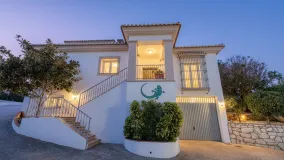For sale villa in Sierrezuela with 6 bedrooms