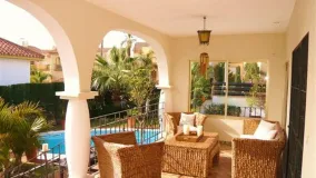 Villa a la venta en Nueva Andalucia