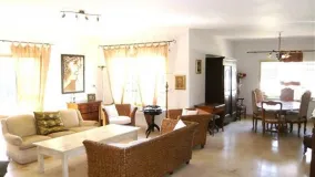 Villa a la venta en Nueva Andalucia