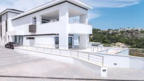 For sale Benahavis villa with 12 bedrooms