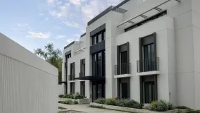 For sale ground floor apartment with 4 bedrooms in Marbella City