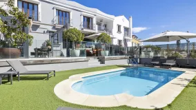 Town house for sale in Benahavis with 5 bedrooms