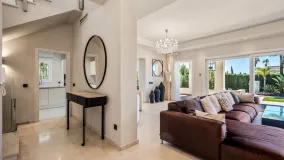 For sale Nueva Andalucia 6 bedrooms villa