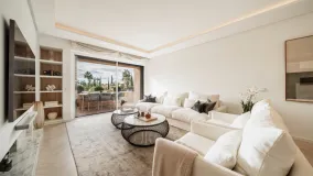 Duplex penthouse with 3 bedrooms for sale in Benahavis