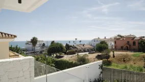 For sale villa in Estepona with 4 bedrooms
