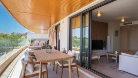 For sale 2 bedrooms apartment in Estepona