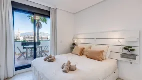 Ground floor apartment for sale in Estepona with 2 bedrooms