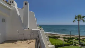 Town house for sale in Coral Beach with 4 bedrooms