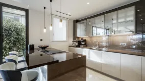 Ground floor duplex with 5 bedrooms for sale in Marbella City