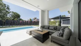 Villa de 4 dormitorios a la venta en El Campanario