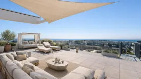 Buy penthouse with 3 bedrooms in Estepona East