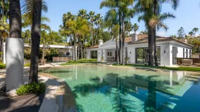 For sale 6 bedrooms villa in Nueva Andalucia