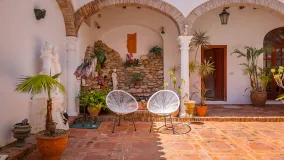 For sale business in Manilva Pueblo with 4 bedrooms