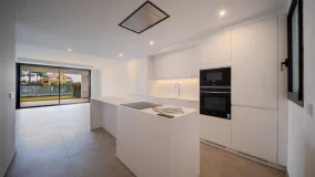 Ground floor apartment with 3 bedrooms for sale in Cancelada