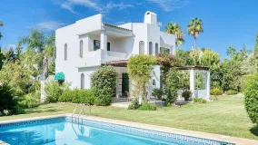 Villa con 4 dormitorios en venta en Nueva Andalucia