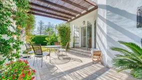 Villa con 4 dormitorios en venta en Nueva Andalucia