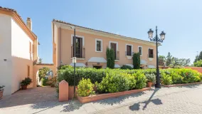 For sale Marbelah Pueblo town house with 4 bedrooms