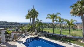 Buy villa with 5 bedrooms in Los Arqueros