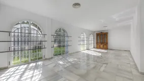 Villa en venta de 4 dormitorios en Nueva Andalucia