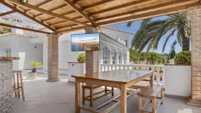 Villa en venta en Elviria