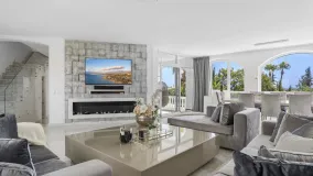 Villa en venta en Elviria