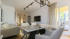 Comprar apartamento en Señorio de Aloha de 3 dormitorios