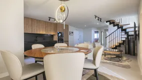 Se vende Ático en Señorio de Aloha con 3 dormitorios