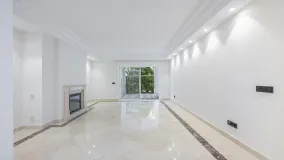 Ground floor apartment for sale in Montebello Hills