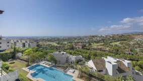 Penthouse with 2 bedrooms for sale in Benahavis
