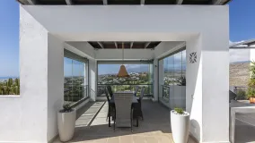 Penthouse with 2 bedrooms for sale in Benahavis