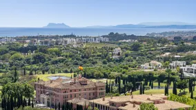 Penthouse with 2 bedrooms for sale in Benahavis