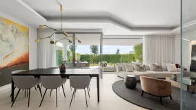 For sale semi detached house in Nueva Andalucia