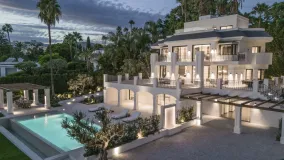 Villa con 6 dormitorios en venta en Las Brisas