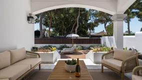 Villa en venta en Altos del Rodeo con 6 dormitorios