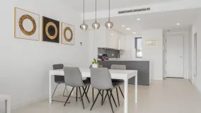 Se vende Ático en Selwo de 2 dormitorios