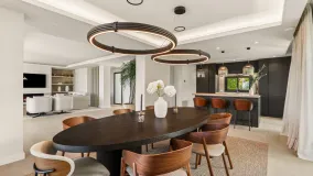 Se vende villa de 5 dormitorios en Nueva Andalucia