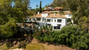 Se vende villa en El Herrojo de 5 dormitorios